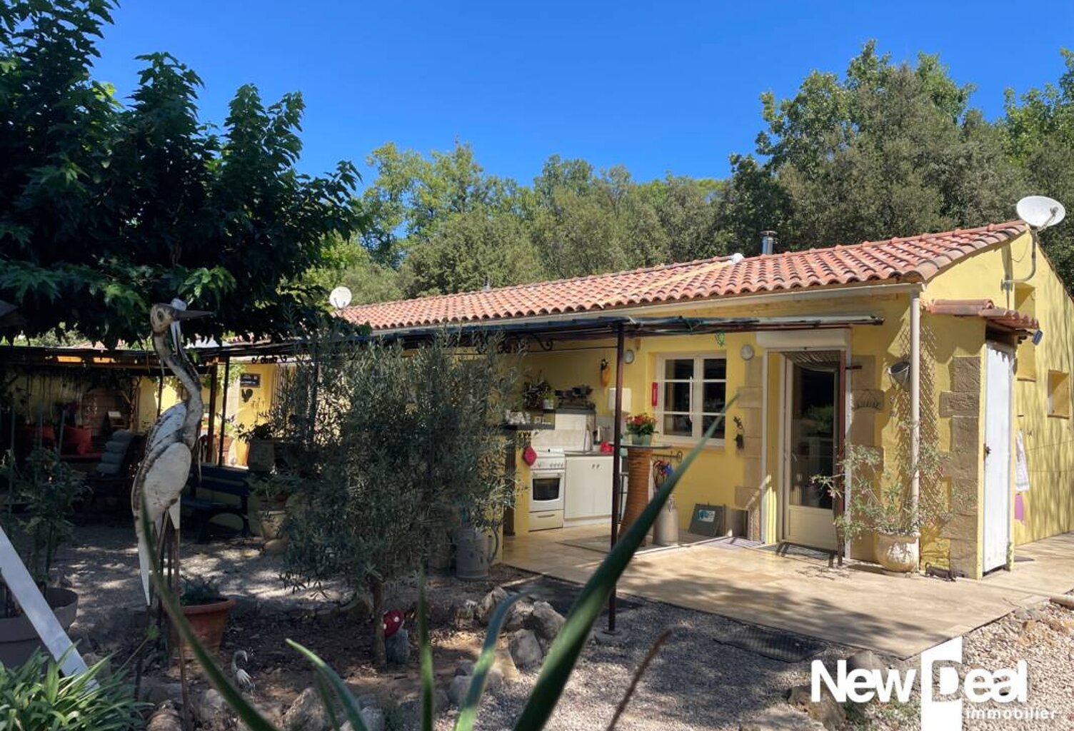 Jolie villa provençale 84 m2 habitables au calme, sur une parcelle de  4 600m2 à Besse-sur-Issole (83), avec piscine — photo 1