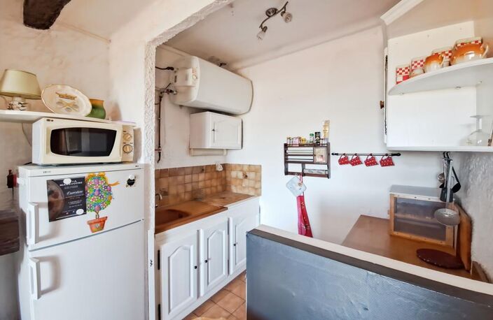 Appartement T3 en maison de village avec belle vue dégagée campagne — La Verdière (DPE C) — photo 3