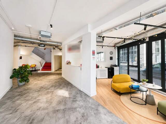 A 500m du métro "Mairie d'Issy", dans un immeuble indépendant, CORPIMMO, vous propose des bureaux lumineux en sous-location. Les bureaux proposent de multiples possibilités d’aménagements et sont divisibles — photo du bien