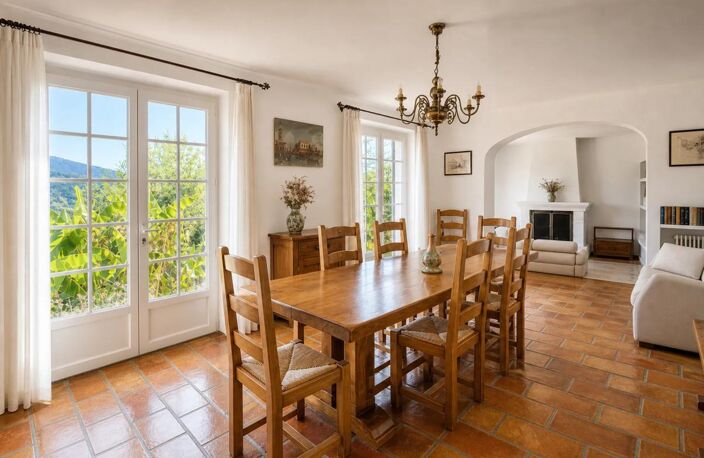 Maison de 6 pièces de 160 m² à Le Bar-sur-Loup — photo 3