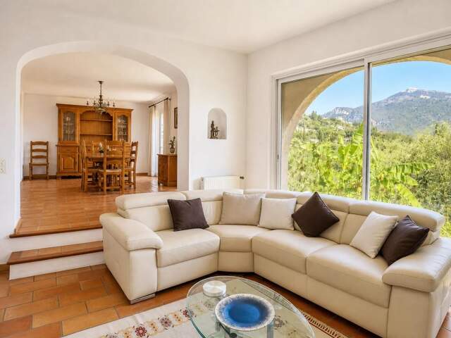 Maison de 6 pièces de 160 m² à Le Bar-sur-Loup — photo du bien