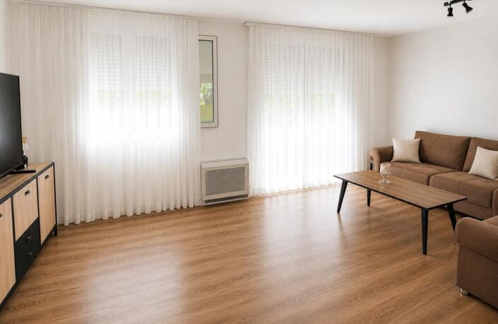 4 CHAMBRES et PLEIN  DE SOLEIL POUR CETTE MAISON AU PONTET — photo 2