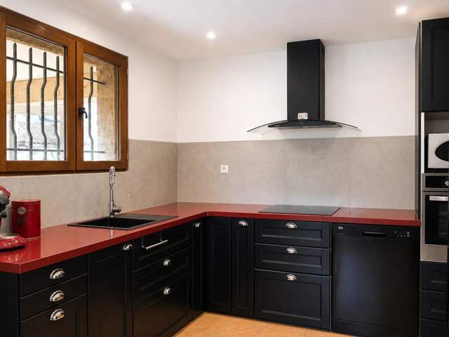 Ensemble immobilier avec appartement indépendant - 210 M² — photo du bien