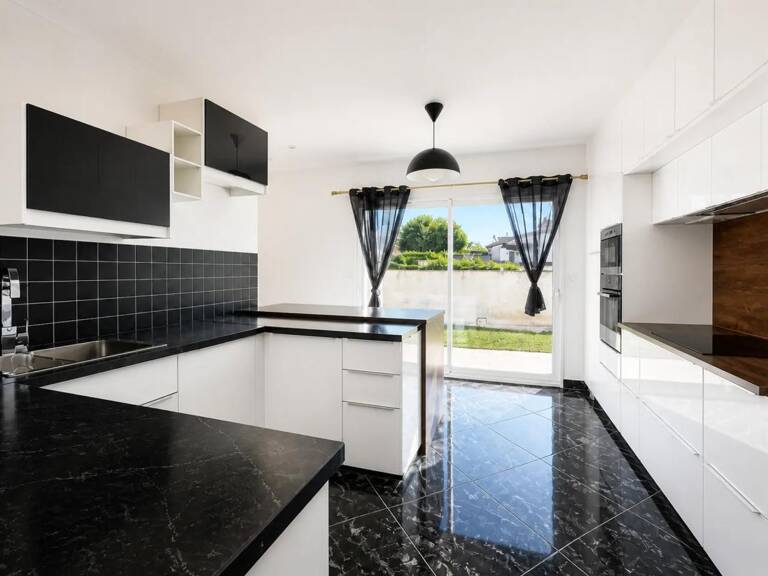Maison de 5 pièces de 137 m² à Mantes-la-Jolie — photo 1