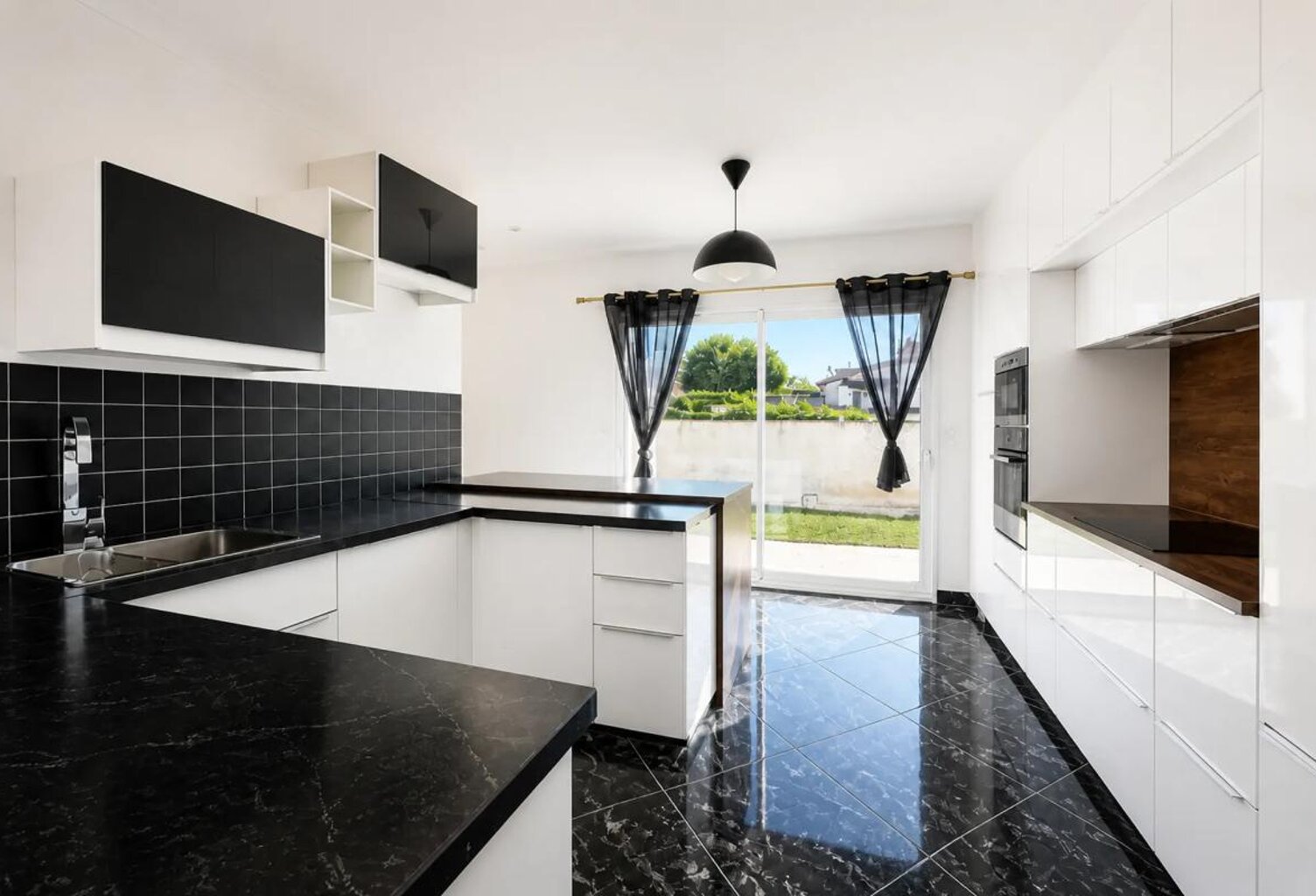 Maison de 5 pièces de 137 m² à Mantes-la-Jolie — photo 1