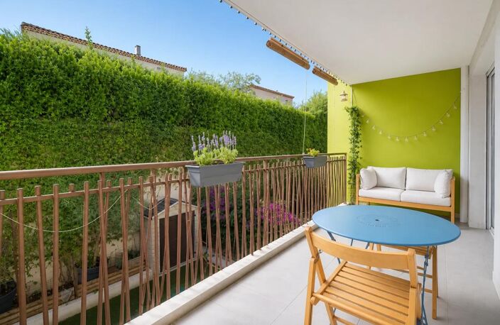 A VENDRE T3 RENOVE AVEC GARAGE ET TERRASSE-MARSEILLE 13004-13012 — photo 2