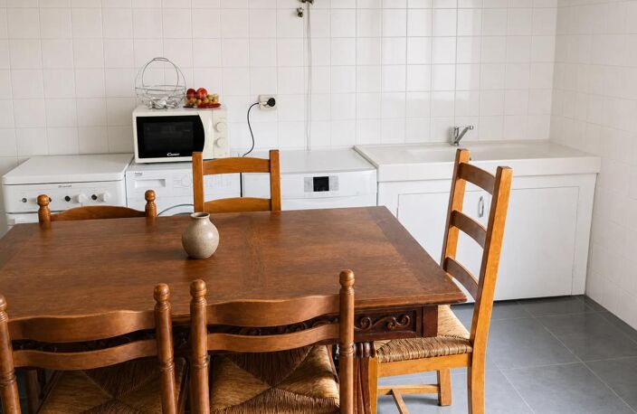Ensemble immobilier de 14 pièces de 250 m² à Blaye-les-Mines — photo 2