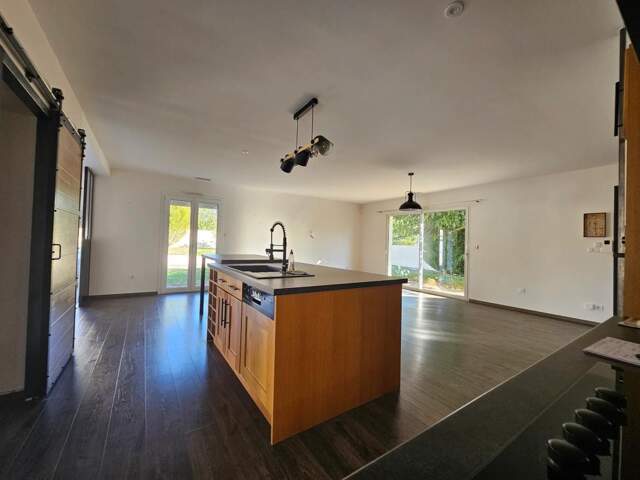 Maison de 7 pièces de 116 m² à Marcellus — photo du bien