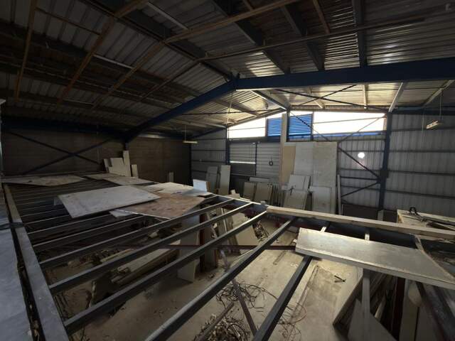 Entrepôt 478 m² – Zone industrielle Sainte-Marie — photo du bien