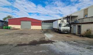 Local industriel  1720 m² à louer à Saint-Paul (97460)