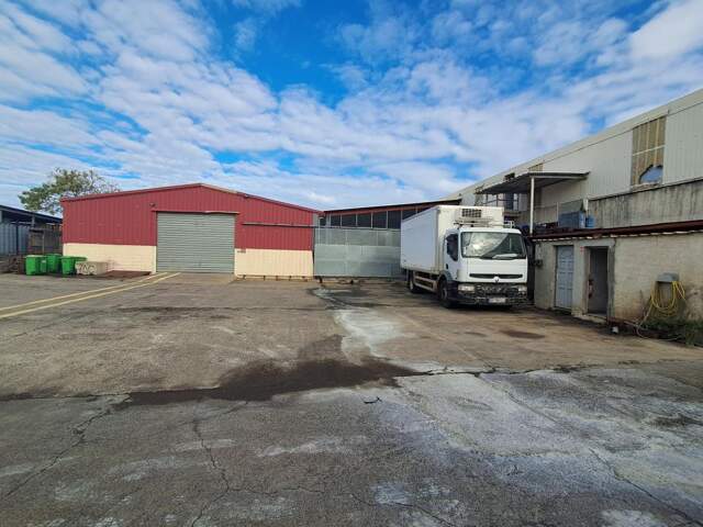 ENTREPOT CAMBAIE 1720 m2 — photo du bien