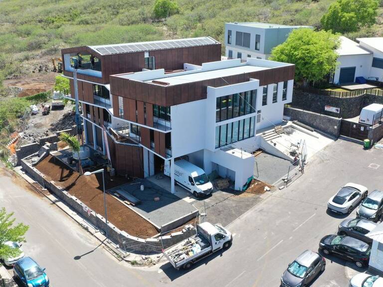 BUREAUX 340 m2 - SAINT-GILLES-LES-BAINS — photo 1