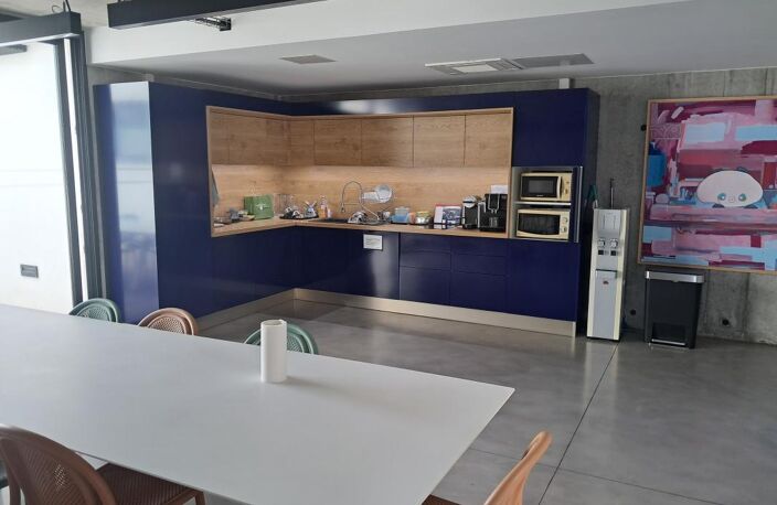 BUREAUX 340 m2 - SAINT-GILLES-LES-BAINS — photo 2