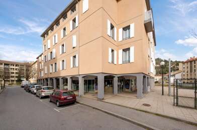 Commerce  303 €