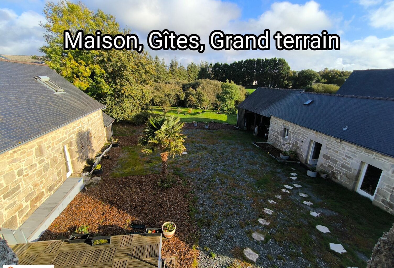 Maison en pierre, Gites, Dépendances, Grand terrain, Source — photo 1