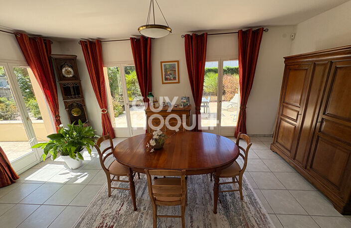 PROPRIÉTÉ FAMILIALE 225 M² AVEC PISCINE ET GARAGE — photo 3