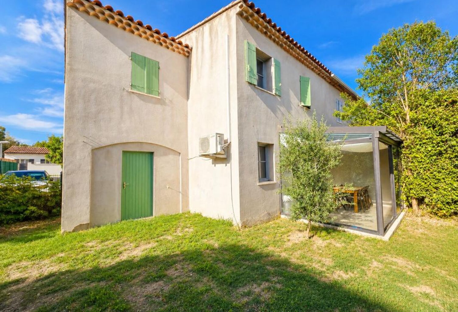 Maison À Vendre 3 chambres - Villeneuve les Avignon - Jardin - Garage — photo 1
