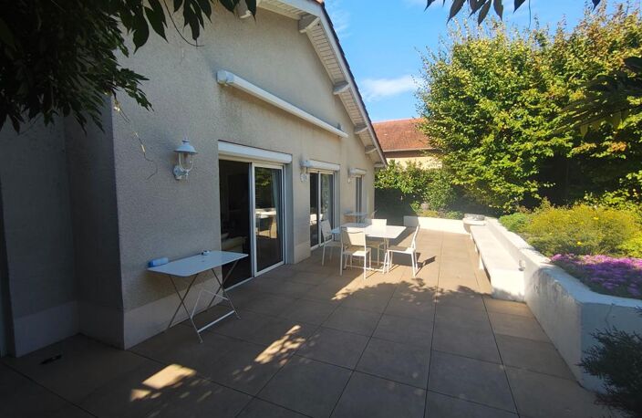 Au coeur de Curis au Mont d'Or - Maison familiale sur 1230m2 avec piscine — photo 5