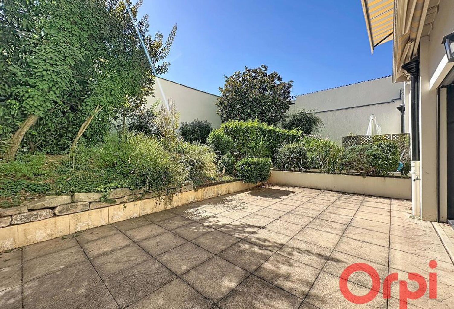 Appartement À Vendre — photo 1
