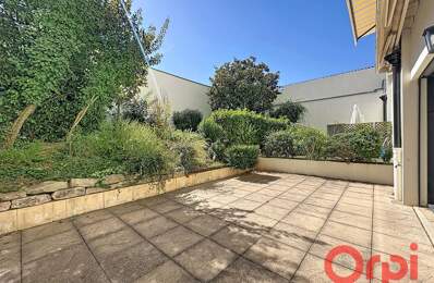 Appartement À Vendre — photo du bien