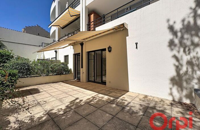 Appartement À Vendre — photo 2