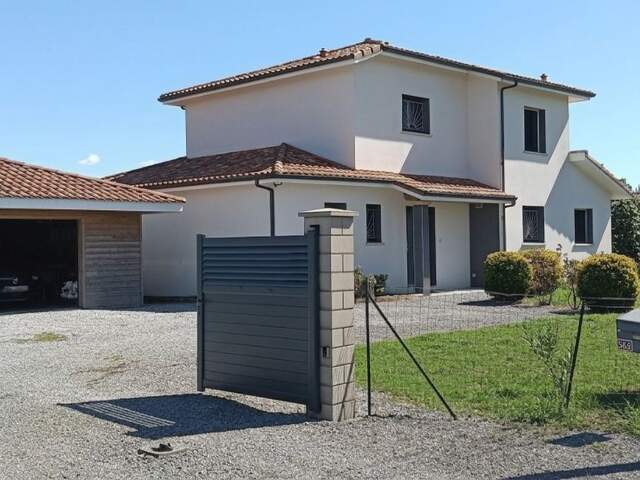Maison 3 chambres et garage — photo du bien