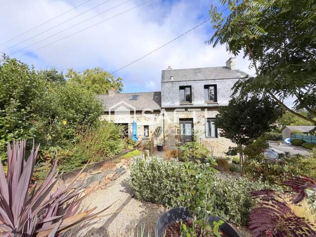 Maison de village avec 3 chambres et grand jardin, à proximité de Gorron ! — photo du bien