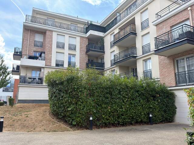 Appartement À Vendre — photo du bien