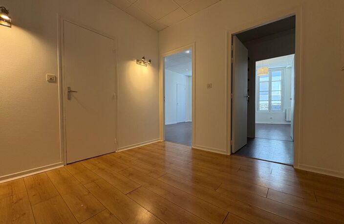LIMOGES HYPERCENTRE – T5 DE 123 M² – HABITATION, BUREAUX OU INVESTISSEMENT — photo 3