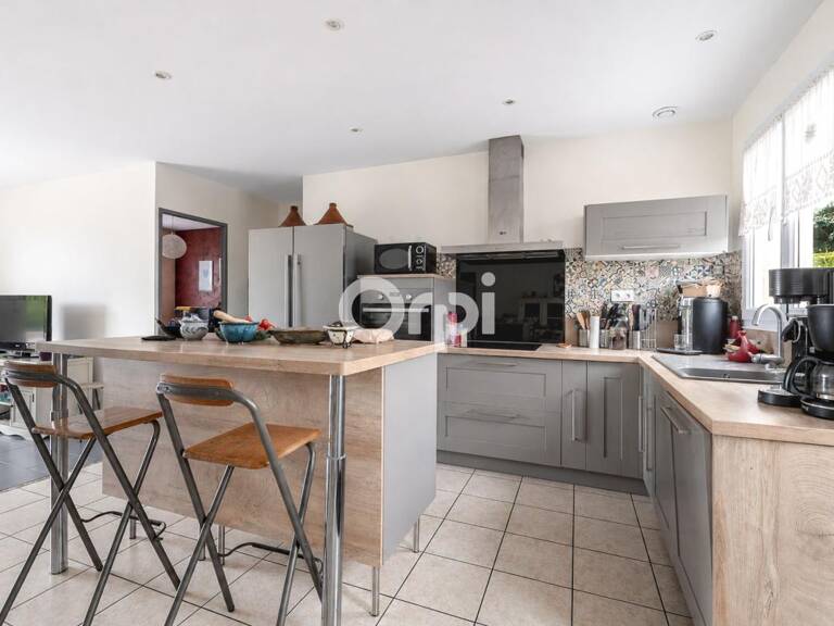 Maison de plain-pied avec garage, 3 chambres et terrain de 1 137 m² à Champsac — photo 1
