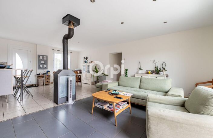 Maison de plain-pied avec garage, 3 chambres et terrain de 1 137 m² à Champsac — photo 2