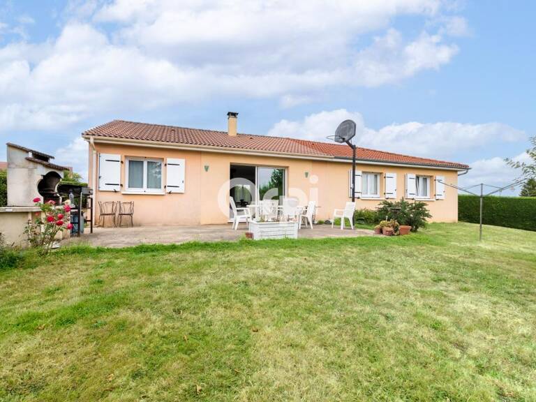 Maison de plain-pied avec garage, 3 chambres et terrain de 1 137 m² à Champsac — photo 1