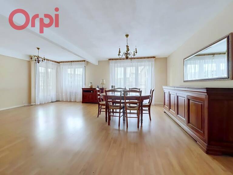 CLERMONT FERRANDD Appartement 3 chambres 104m², 2 balcons, place de parking, cave et garage — photo 1