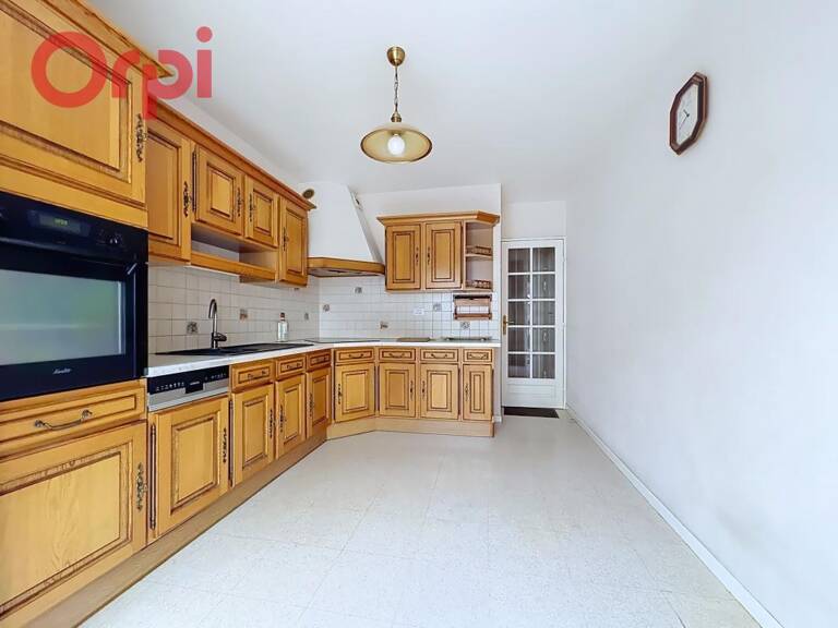 Appartement 3 chambres 104m², 2 balcons, place de parking, cave et garage à Clermont Ferrand — photo 1