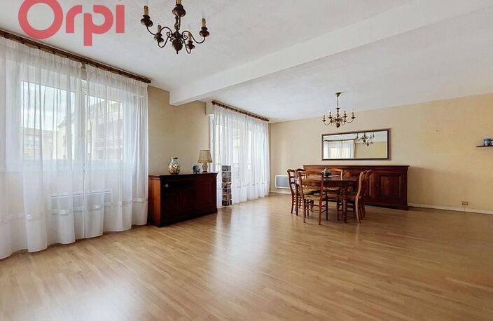 Appartement 3 chambres 104m², 2 balcons, place de parking, cave et garage à Clermont Ferrand — photo 2