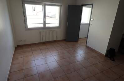 REIMS à vendre appartement de type 2 en duplex avec garage fermé — photo du bien