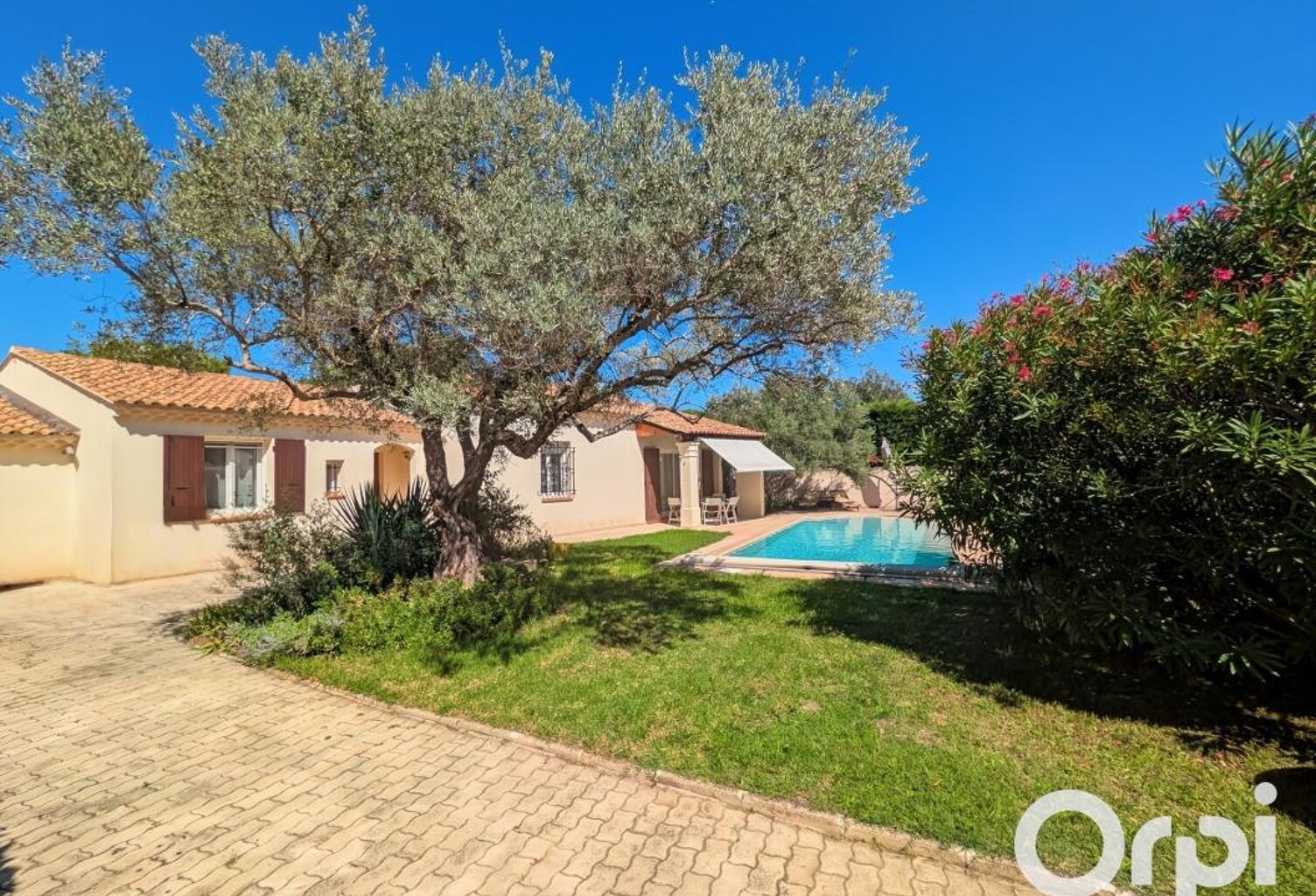 À VENDRE – Maison familiale 4 chambres avec piscine à Orange — photo 1