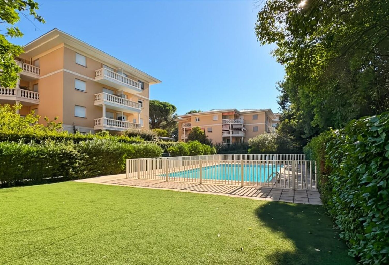 Appartement À Vendre — photo 1