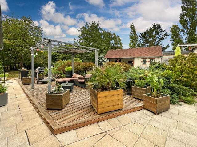 🌿 Domaine d'exception à Saint-Péravy-la-Colombe : Deux maisons, piscine et 2721 m²de verdure sans aucun vis-à-vis ! ✨ — photo du bien