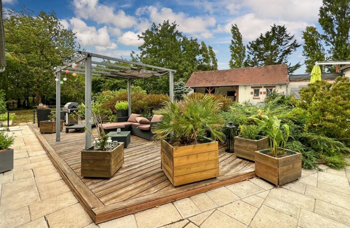 🌿 Domaine d'exception à Saint-Péravy-la-Colombe : Deux maisons, piscine et 2721 m²de verdure sans aucun vis-à-vis ! ✨ — photo 2