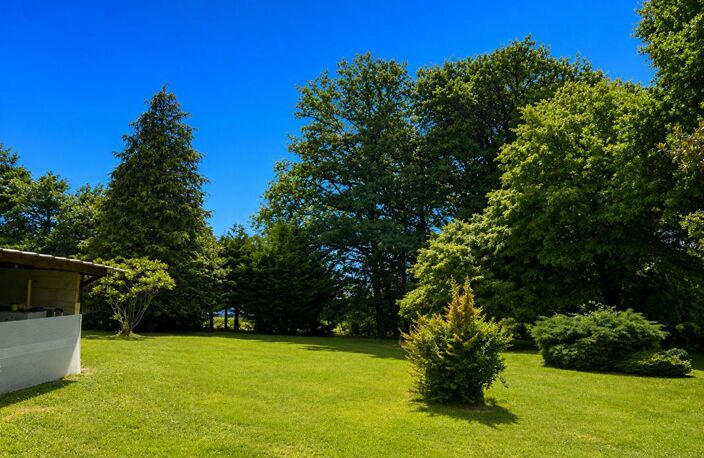 A vendre, maison familiale de plain-pied de 181 m² a Mensignac 24350 — photo 2