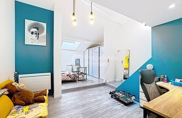 MAISON RENOVEE AVEC GRANDS VOLUMES, JARDIN ET ATELIER INDÉPENDANT — photo 4
