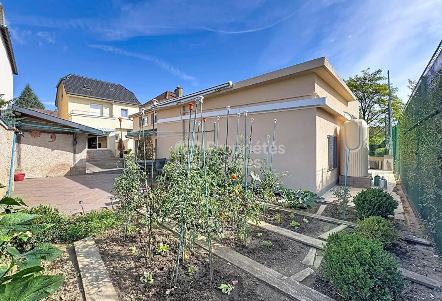 METZ-SABLON - MAISON INDIVIDUELLE AVEC APPARTEMENT INDÉPENDANT, JARDIN ET 5 GARAGES — photo 1