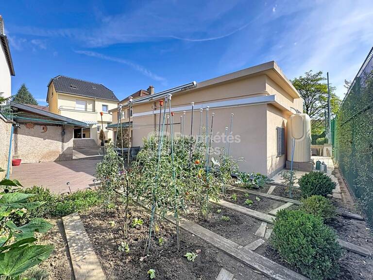 METZ-SABLON - MAISON INDIVIDUELLE AVEC APPARTEMENT INDÉPENDANT, JARDIN ET 5 GARAGES — photo 1