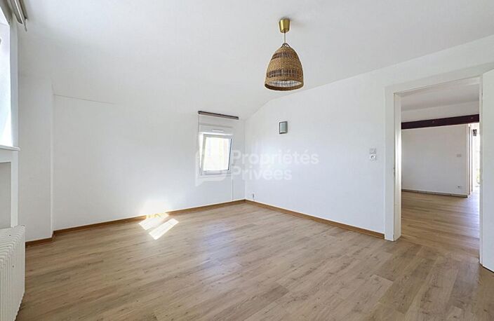 METZ-SABLON - ENSEMBLE IMMOBILIER À FORT POTENTIEL LOCATIF AVEC 2 LOGEMENTS, JARDIN ET 5 GARAGES — photo 4