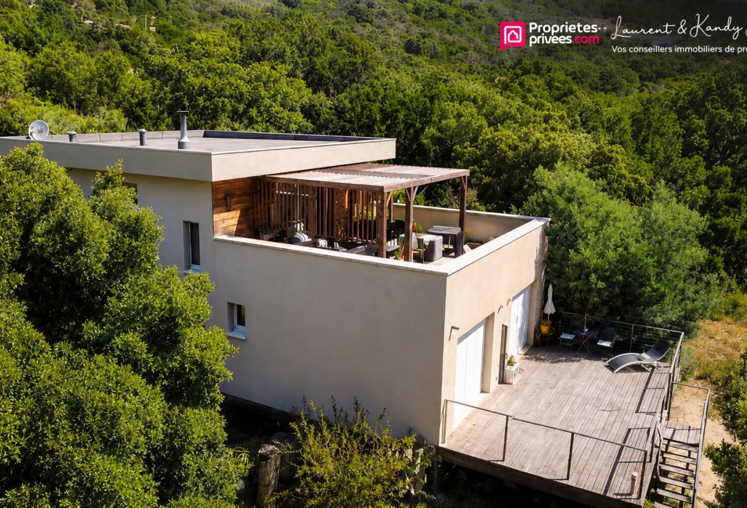 Ensemble immobilier : Appartement T4 + 2 studios - 20144 STE LUCIE DE PORTO VECCHIO — photo 1