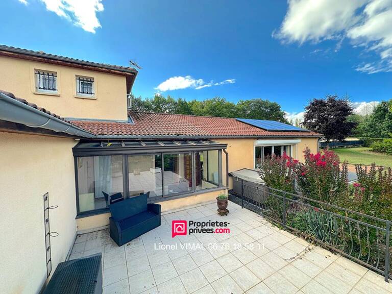 Maison 8 pièces 258 m2 avec piscine sur terrain clos 2832 m2 — photo 1