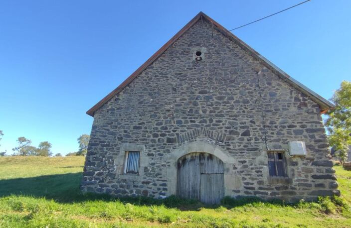 Grange avec beau terrain attenant et vue dégagée, 15400 Trizac — photo 4