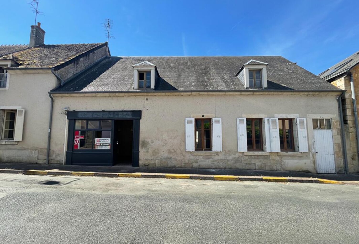 Maison de village à fort potentiel  133 m² + combles aménageables  Proche Saint-Amand-Montrond — photo 1