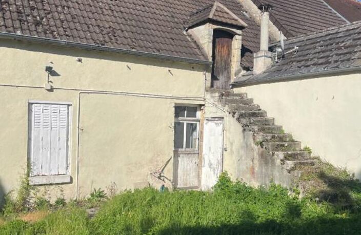 Maison de village à fort potentiel  133 m² + combles aménageables  Proche Saint-Amand-Montrond — photo 2
